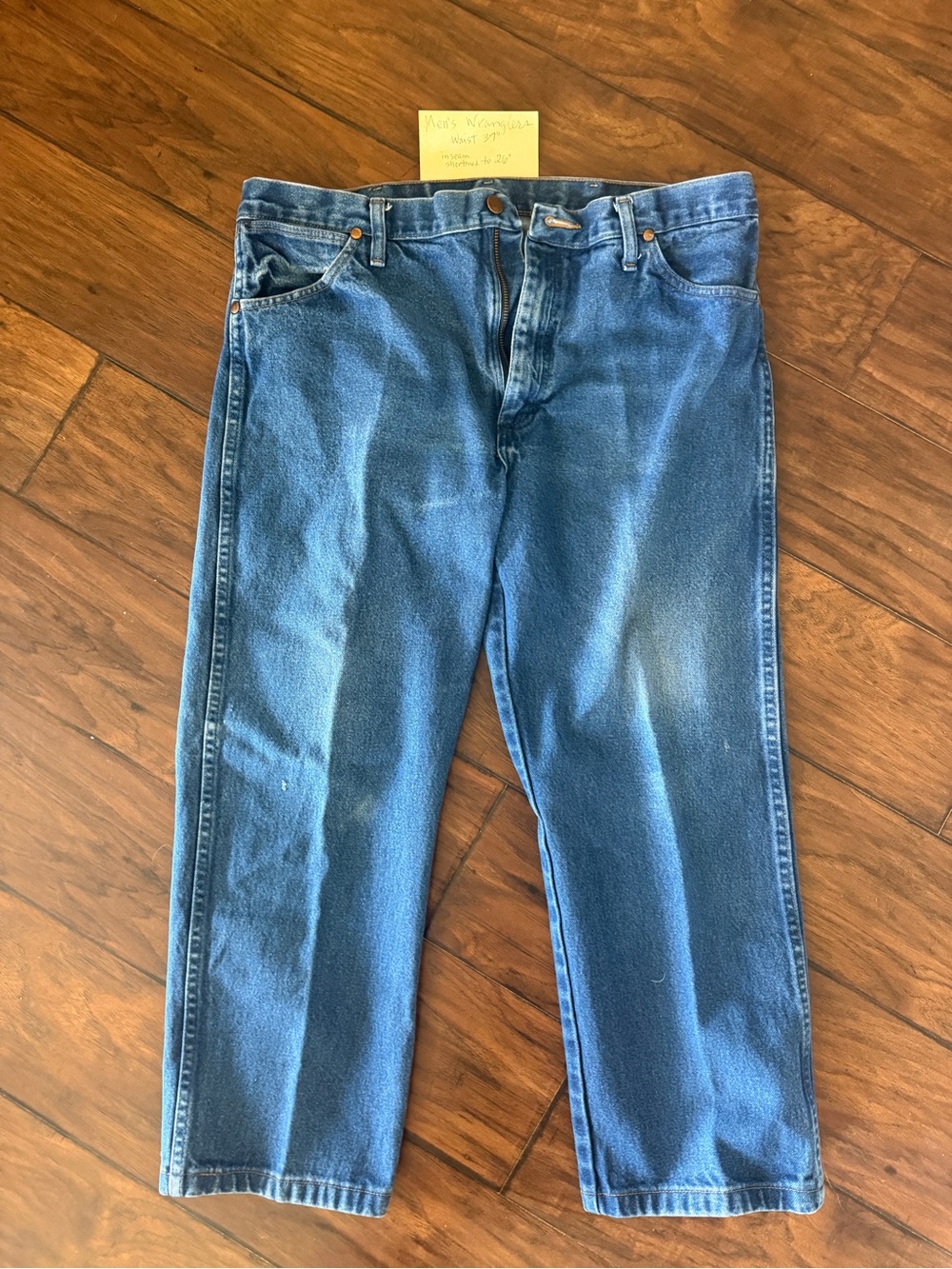 Men’s Wrangler Relaxed Fit Jeans: 37” Waist 26” Inseam